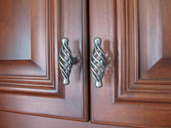 Cabinet Hardware Repair in Lewisville